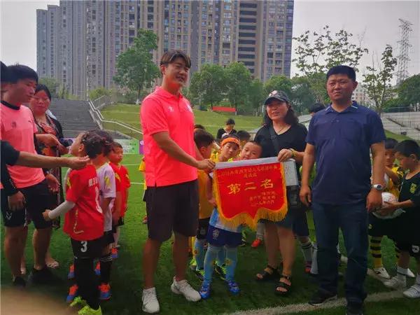 椋炴壃瓒崇悆鐩存挱,椋炴壃瓒崇悆璁粌鍩哄湴