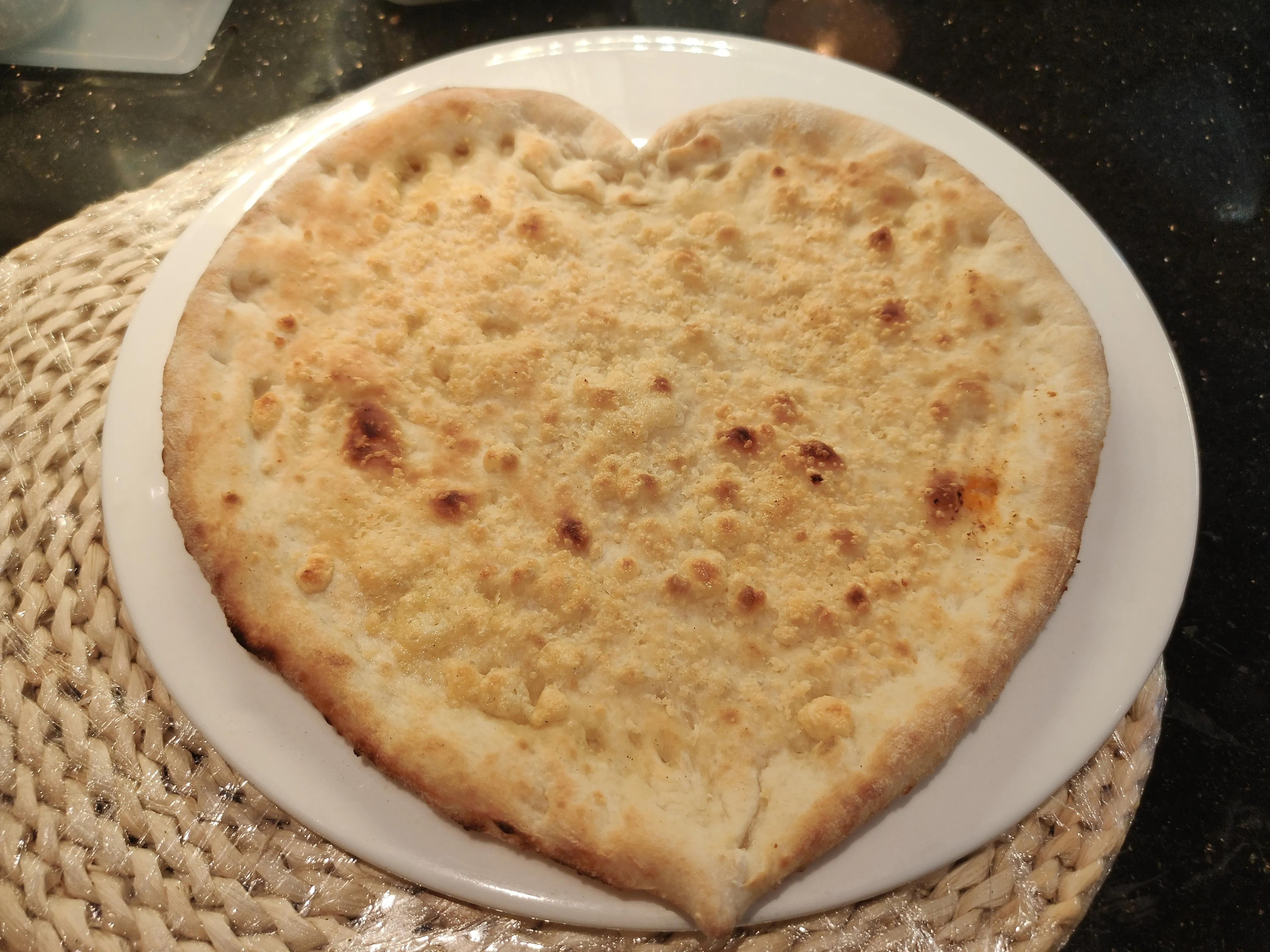 美味的披萨可口的情人节披萨攻略,那不勒斯玛格丽特披萨