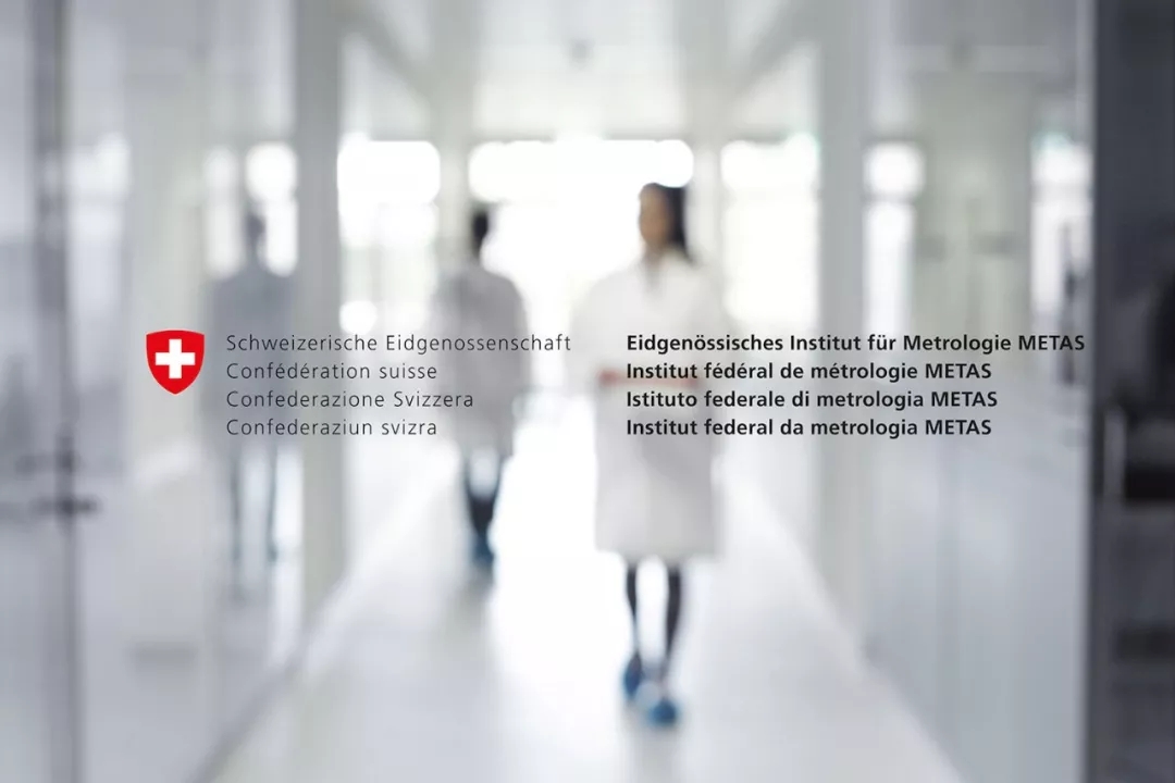 欧米茄海马300玫瑰金和黄金哪个好,欧米茄海马300动力储备是多少小时