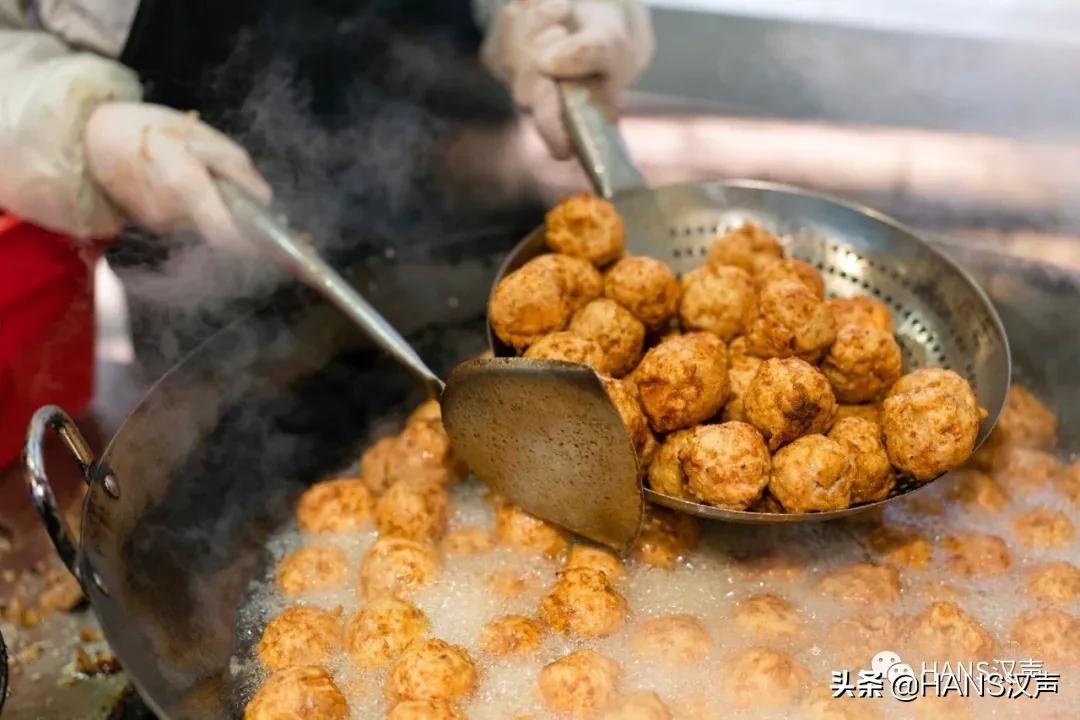 腌腊肉灌腊肠年味是不是就来了,灌香肠腌腊肉武汉冬至年味浓