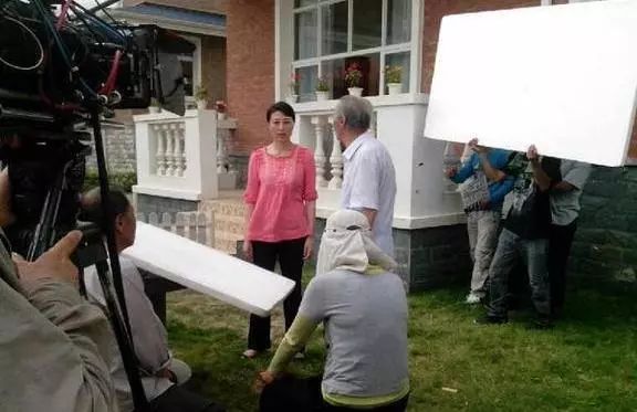 暖春小花爷爷葬礼,暖春小花的爷爷怎么去世的