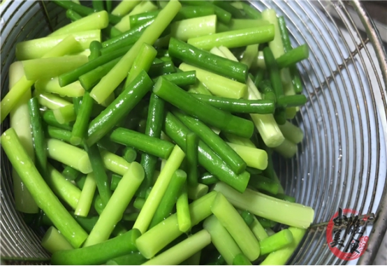 怎样炒蒜苔才能入味,怎样炒蒜苔才又脆又香又好吃