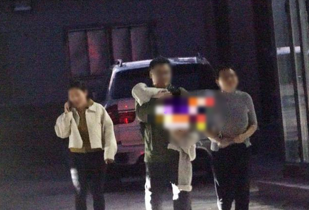 新女友才被马蓉骂成馊包子,王宝强就夜里零丁去前妻家接儿子了？