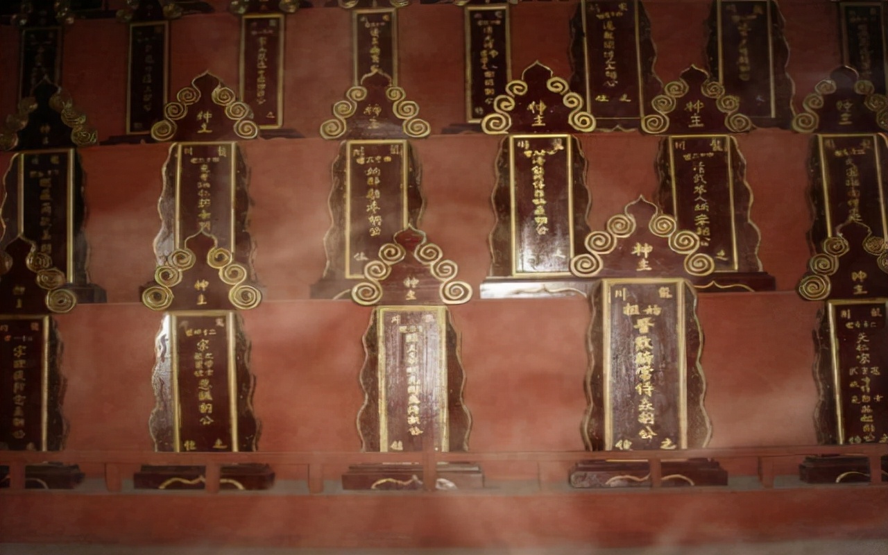 过年祭拜牌位怎么写,春节祭祖后写的牌位怎么处理