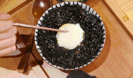 乡下带回裹着鸡屎的新鲜“土鸡蛋”可能藏着致命细菌!不能洗不能生吃