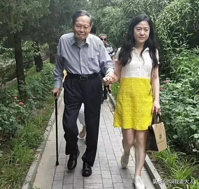 翁帆说出了嫁给杨振宁的真正原因,嫁给82岁杨振宁的28岁翁帆