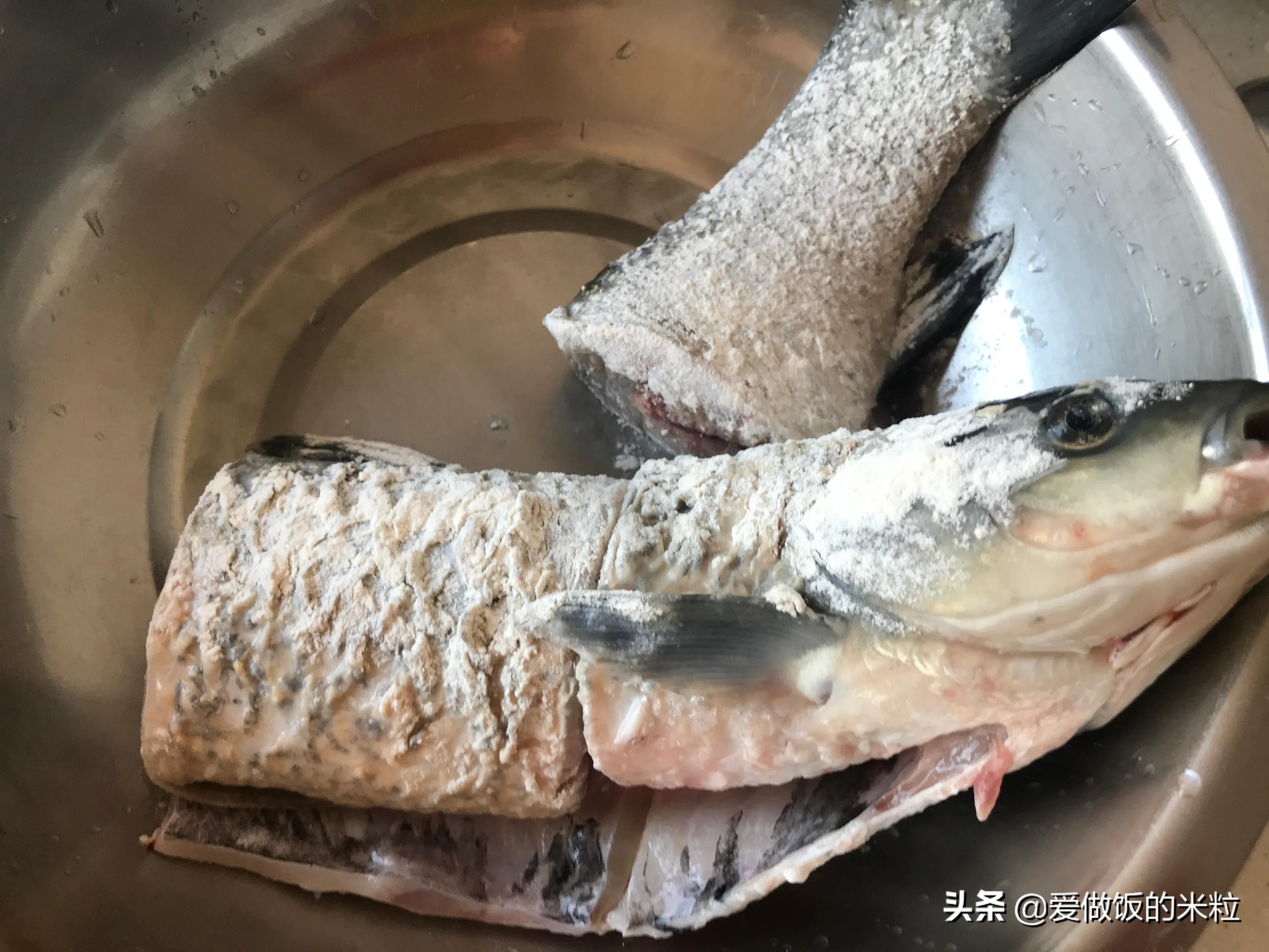 怎么炖小草鱼好吃家常做法视频,炖草鱼用热水锅还是凉水下锅好