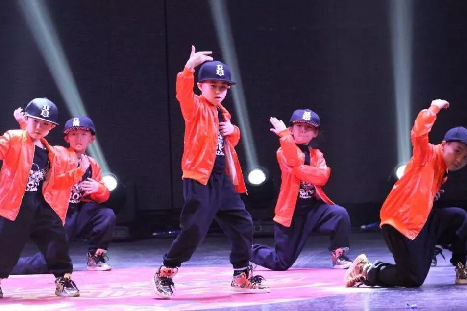 屁屁猩拍了拍你，并递出一张50团100代金券