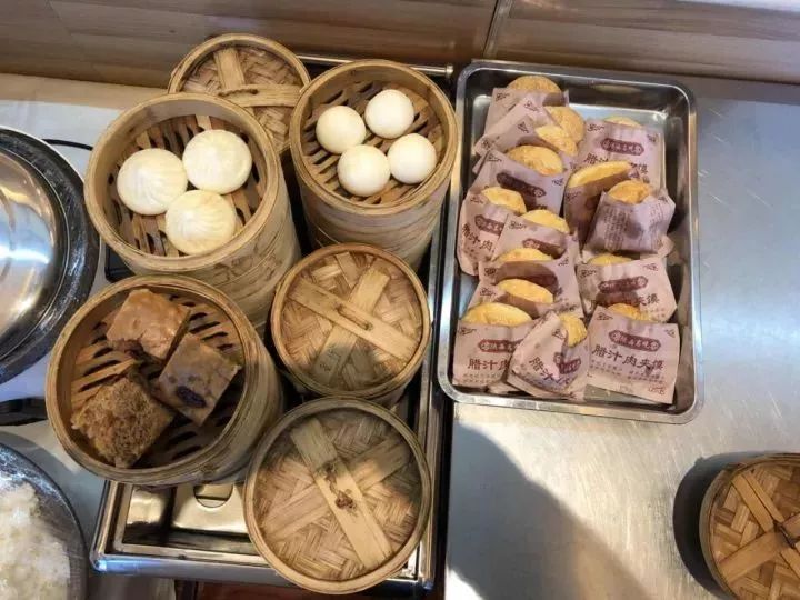 大爱城酒店∣匠心服务社区，每一餐都是亲情的滋味