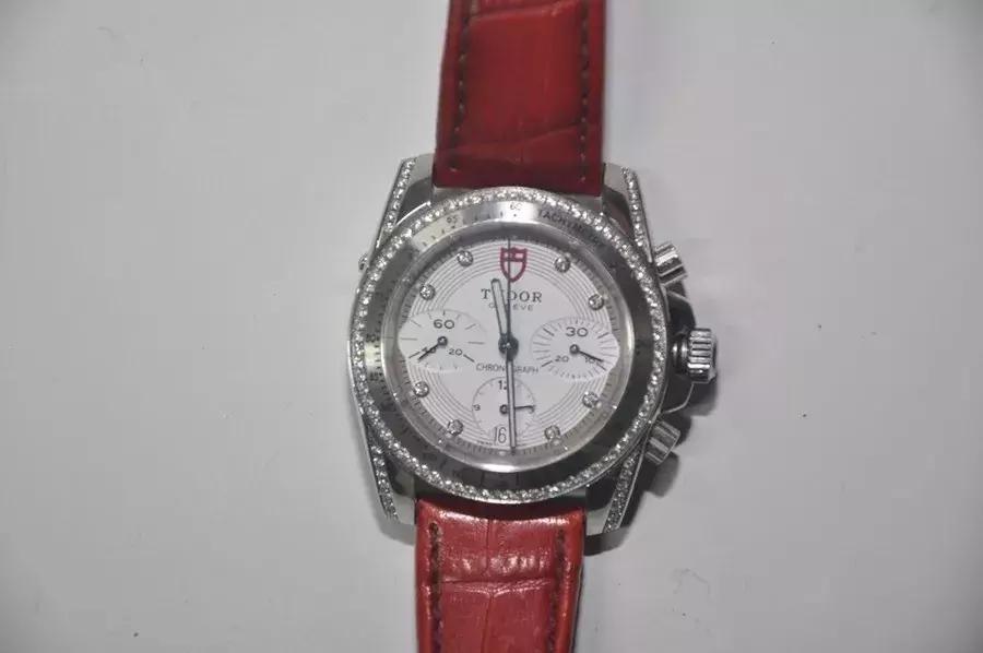 副厅长的表：原价1030万、估价800万、起拍720万