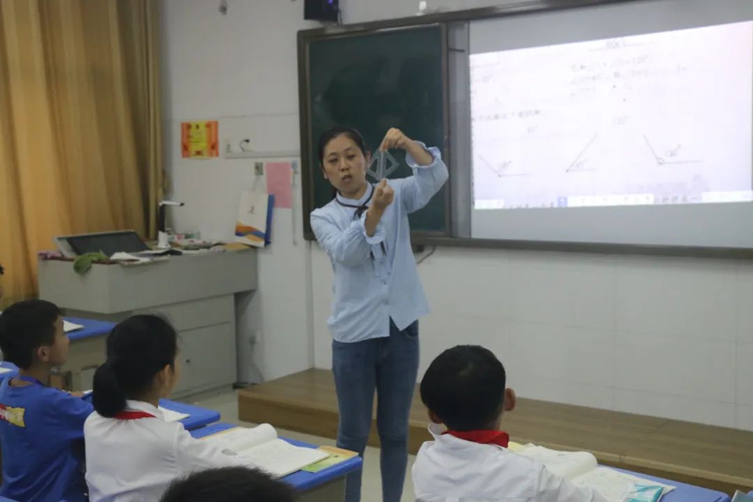 课后服务提质增效|莒县二小：“经典诵读+”，为“正雅”少年培根铸魂