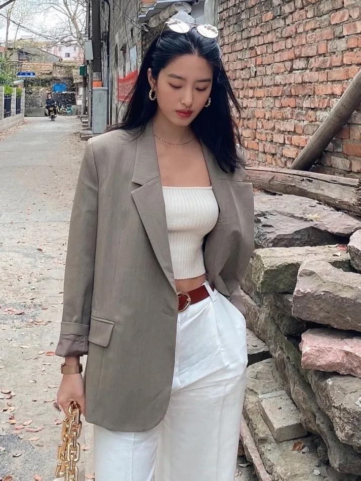 杨采钰的美貌特点,杨采钰复古年代感