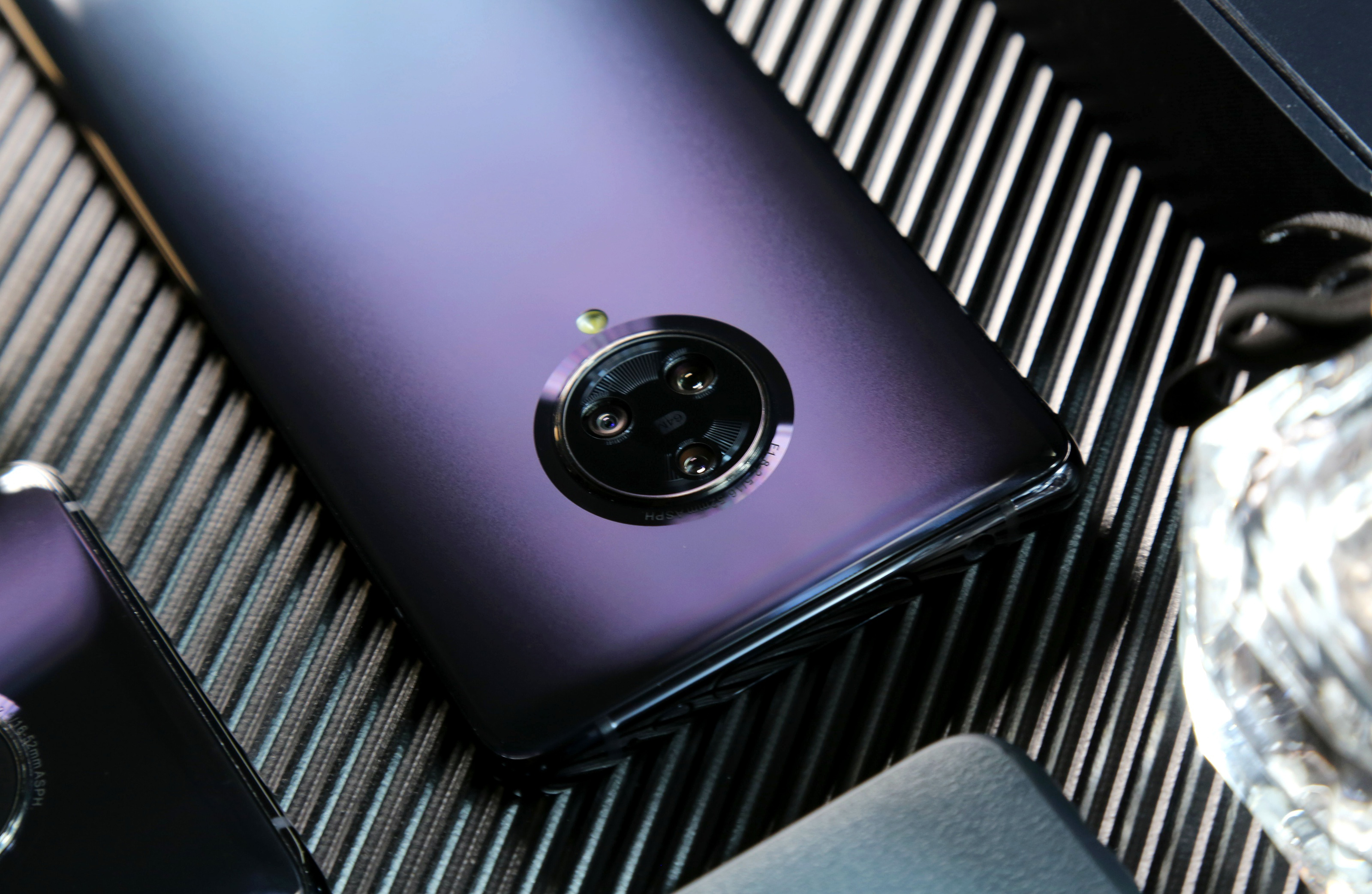 nex3和nex3s外观有什么区别,vivonex3对比华为mate30pro