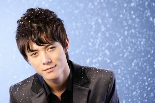 和李易峰一起出道的男孩,和李易峰同时代的男星