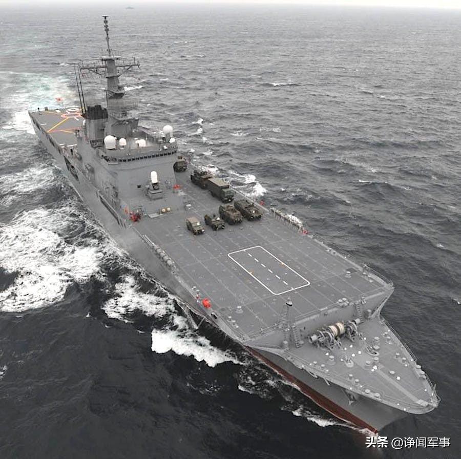 075型两栖攻击舰和日本准航母对比,比航母稍小的登陆舰