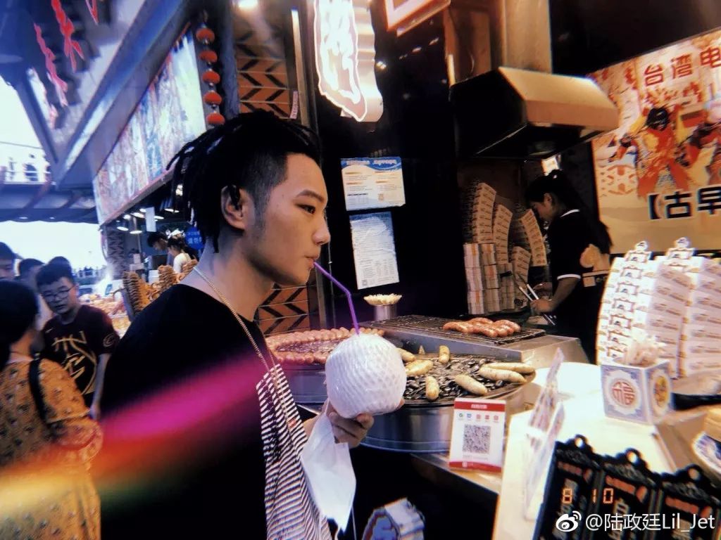 “说唱疯子”Lil.Jet:除了颜值,我在00后rapper里排第一