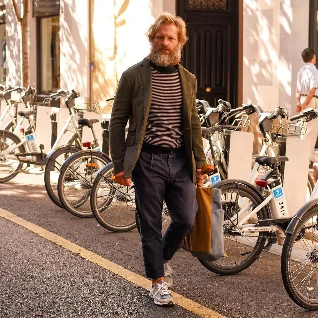 男人为什么开始留胡子,为什么有些男的就是没长胡须