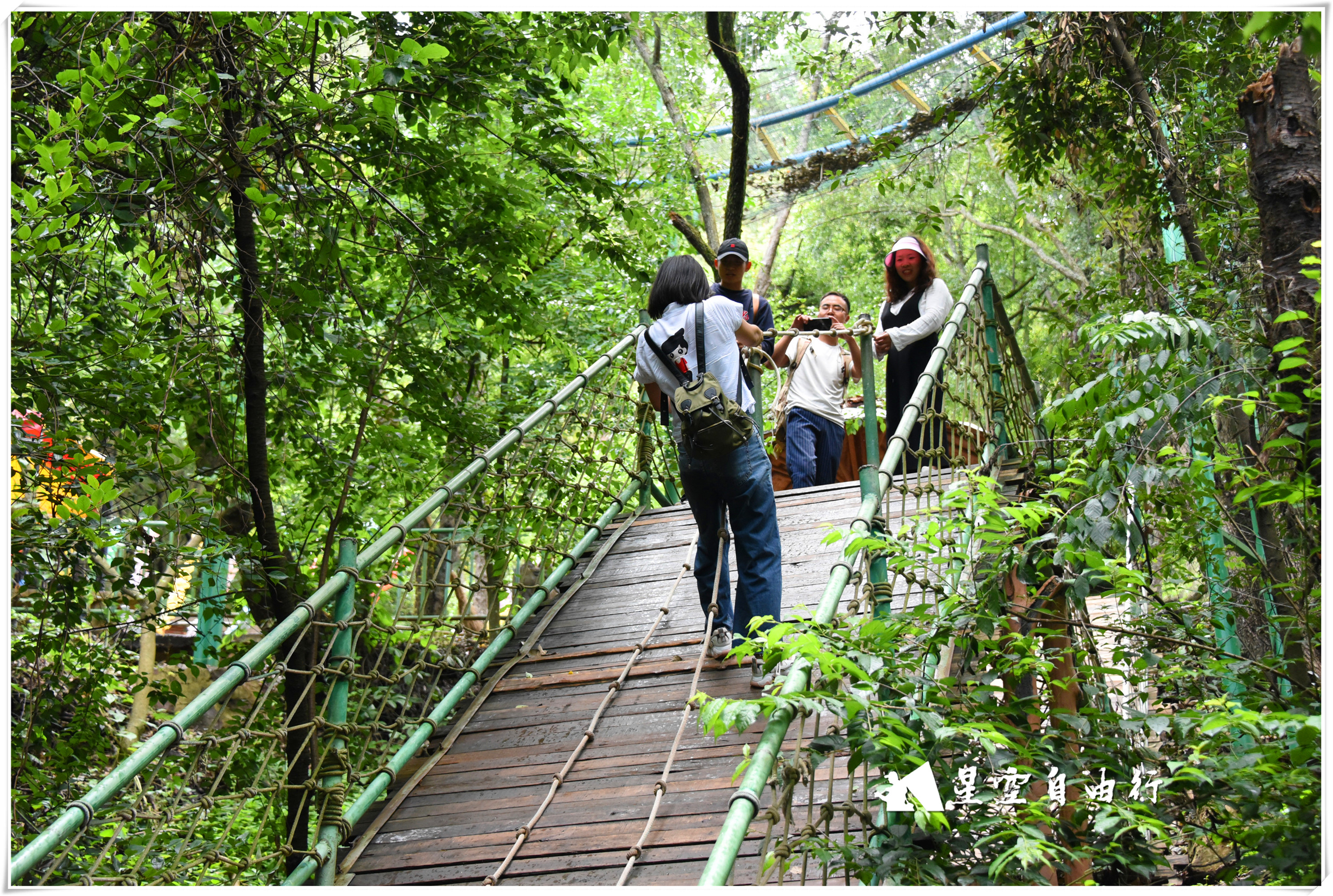 玻璃桥青龙峡,大瀑布玻璃栈道有碎裂效果吗