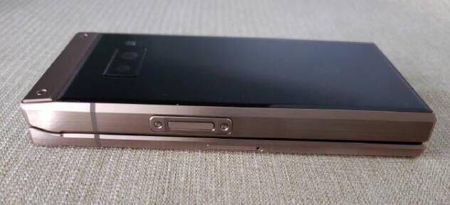 用三星心系天下w2019,三星w2019商务翻盖心系天下