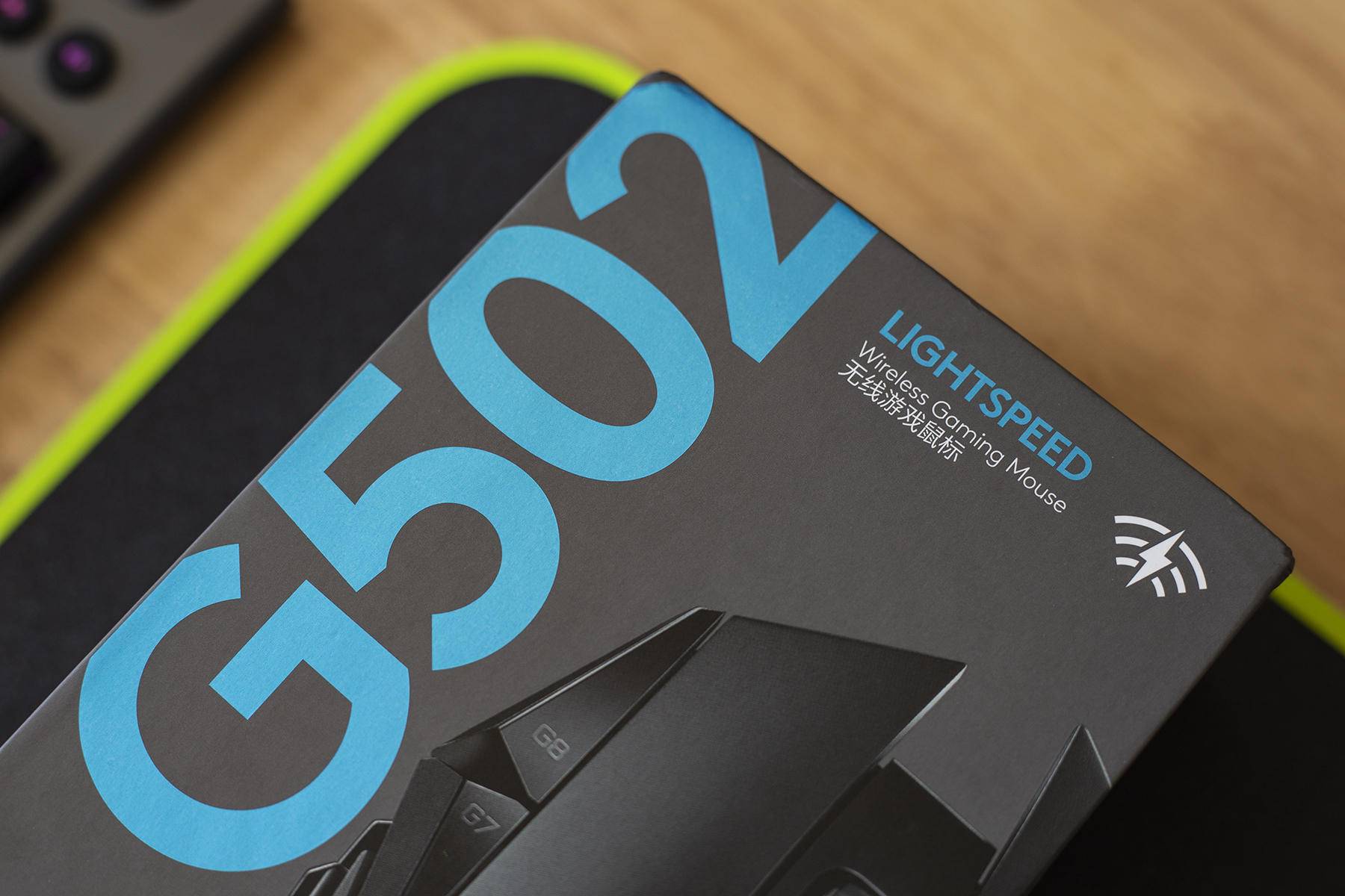 鼠标推荐罗技g502测评,血手幽灵鼠标es52pro对比罗技g502