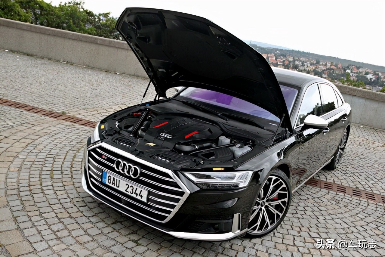 奥迪s82021款60tfsi尊贵版,2022款全新奥迪s83.0t