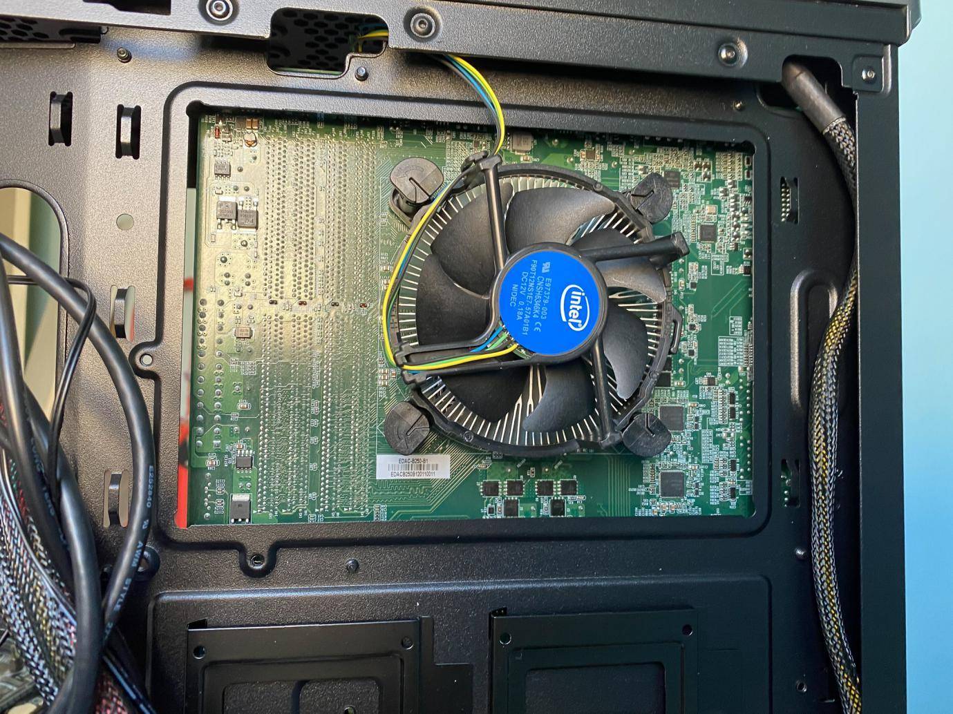 cpu可以装在任何主板上吗,cpu只要插在主板上就不用拔了吧