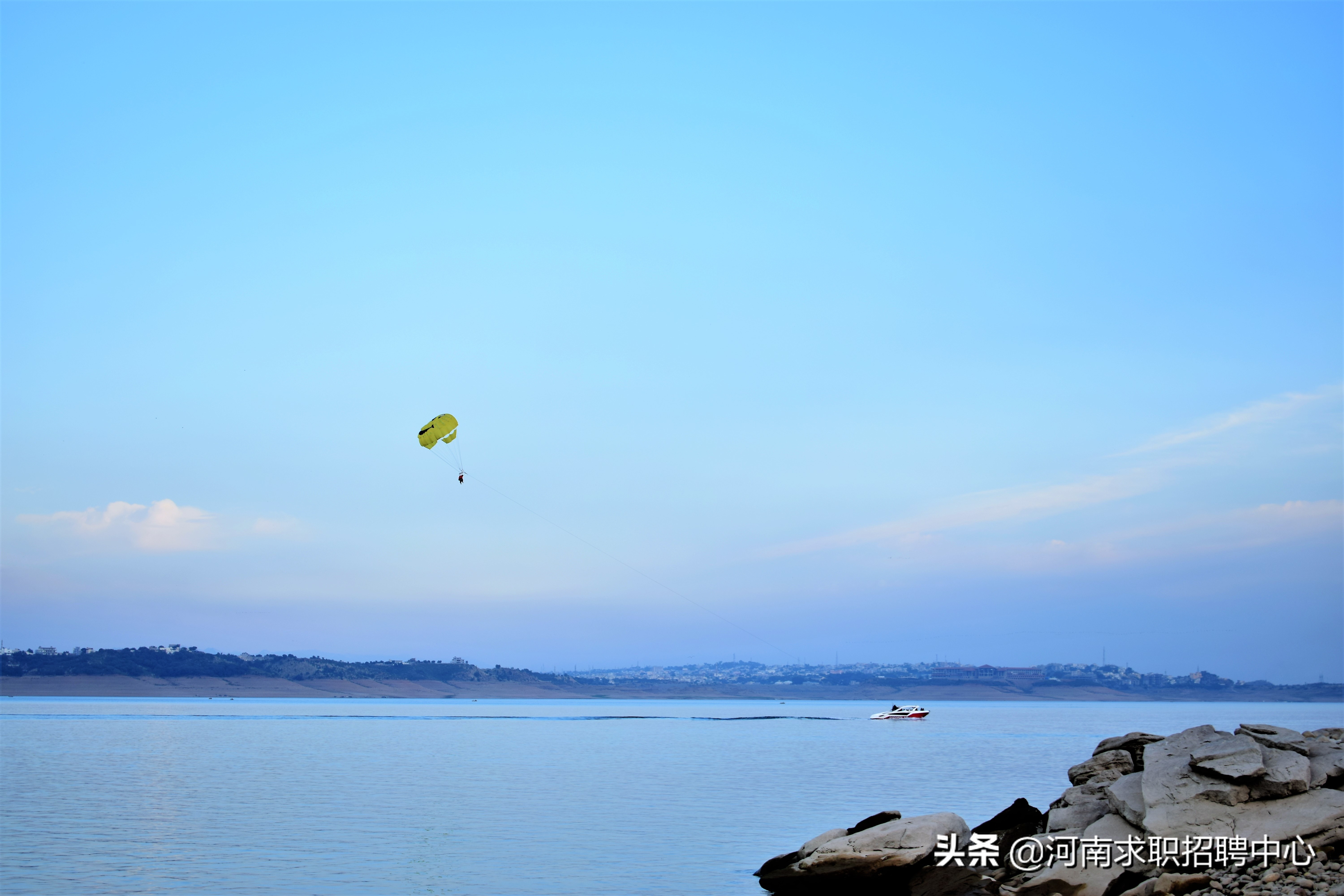 如何跟不会聊天的人聊天,如何聊天才不会没有话聊