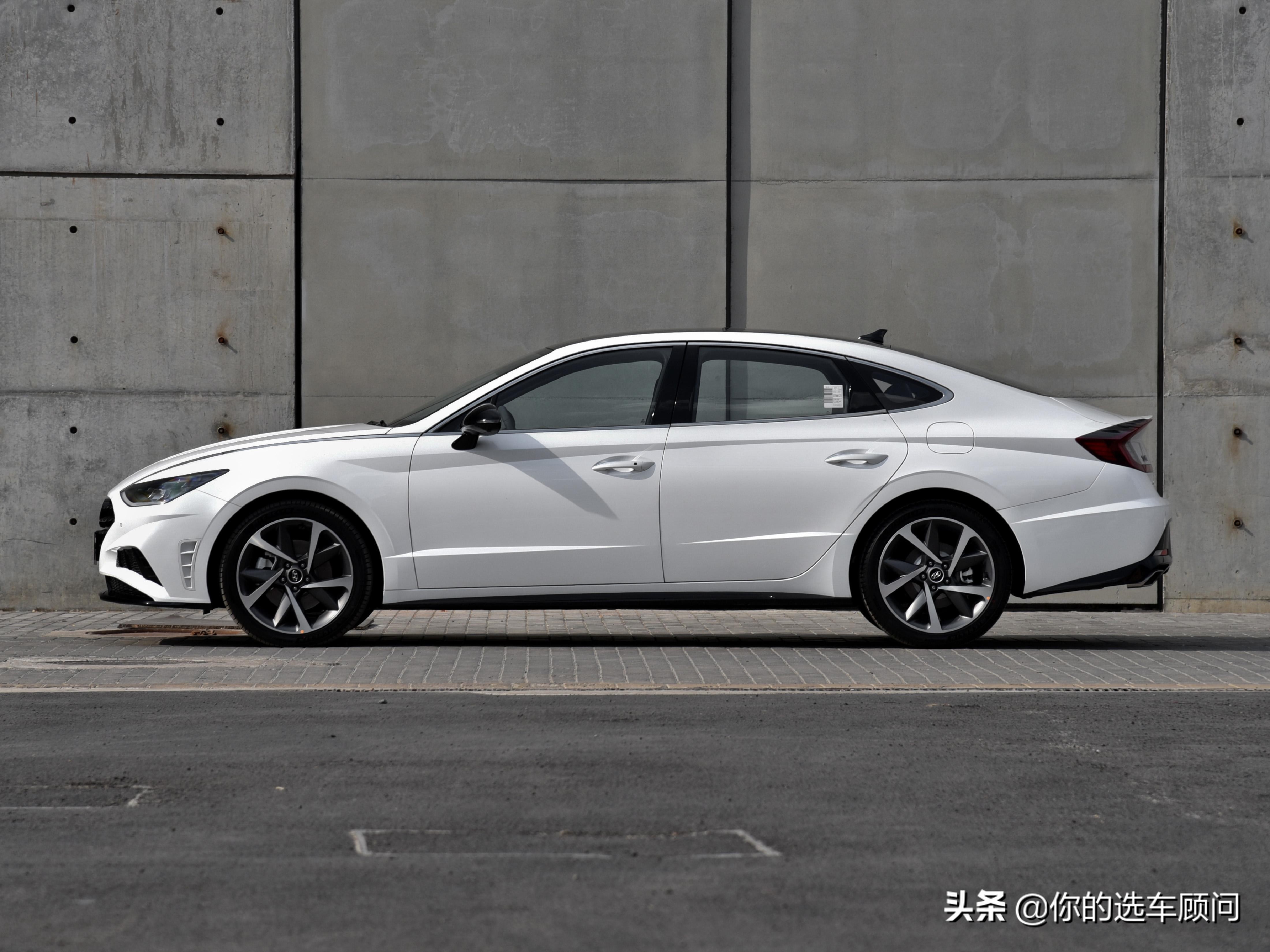 大马力汽车油耗高吗,堪称最廉价中级车现代索纳塔