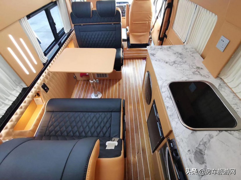 福客特进口福特商旅房车,福客特四驱越野商务单人房车