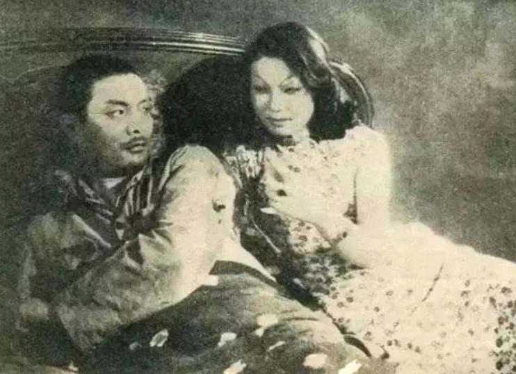 1948年毛主席遭精准轰炸，九死一生，一封电报让内鬼浮出水面