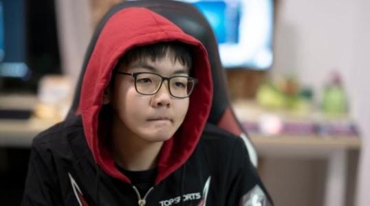 uzi退役拳头官方发文,uzi复出首秀大主播的反应