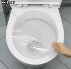 马桶堵了拿保鲜膜封住,马桶堵了怎么用保鲜膜