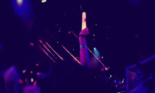 嫦娥奔月、拜月大典、还有让罗志祥陈赫都中毒的宝石老舅《野狼disco》！这个中秋嗨不停……