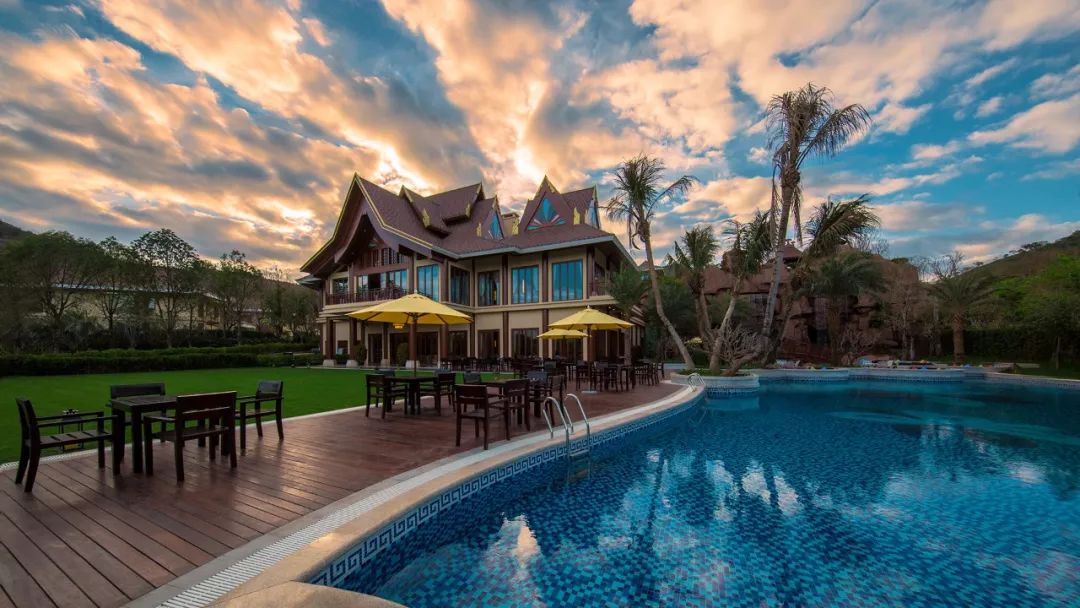 三亚豪华无边泳池别墅,三亚温泉度假