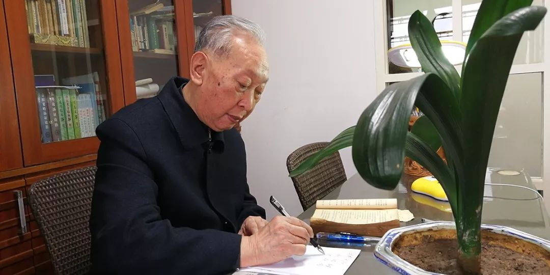 大骨头汤和排骨汤哪个补钙效果好,多喝骨头汤真的可以补钙吗