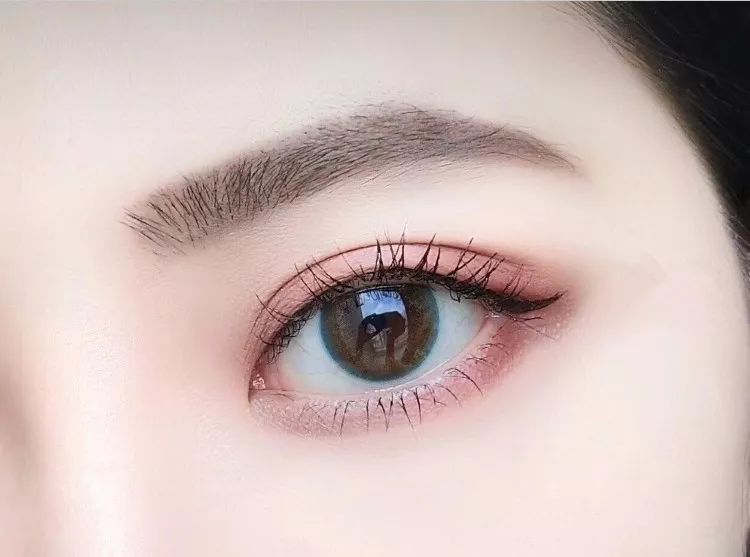 只要一个小动作，秒变电眼直男斩，一般人我不告诉ta！