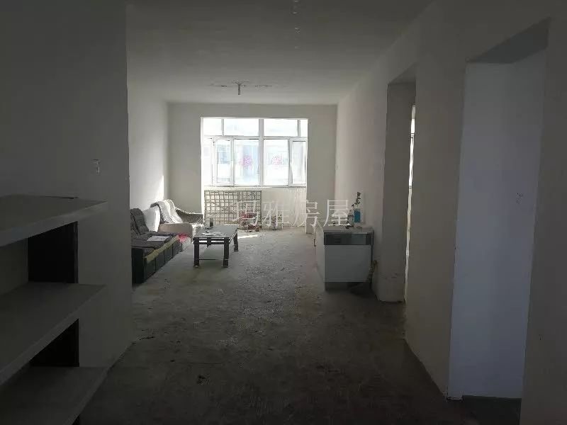 石河子三室二厅50万精装修急卖,石河子二手房大户型推荐