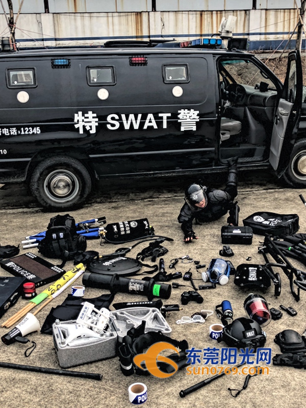 装备多到你对不上号！快来看高埗警察蜀黍“一不小心炫了个富”
