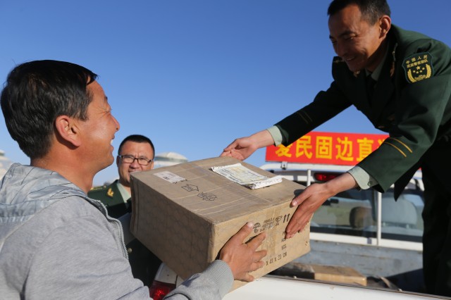 爱民固边直通车承载牧民新生活