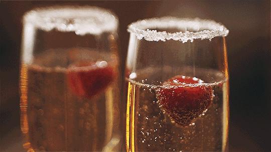 涂口红的女人是不是靠不住,涂口红女生太妖艳了