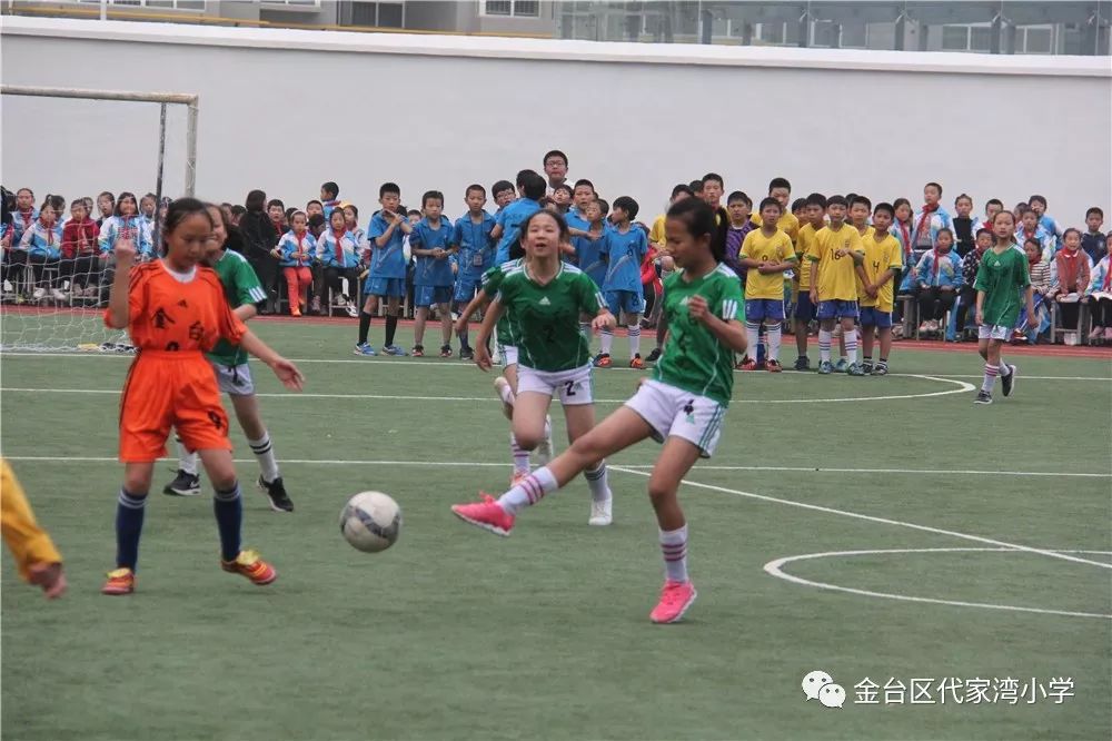 小学班级足球联赛火热开赛,石嘴山市小学校园足球联赛