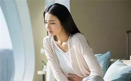 女性月经常备的三种药是什么,女性经期需谨慎服用三类药物