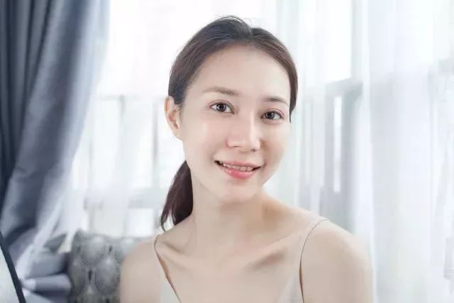 教你这样洗脸,洗脸虽简单也得好好对待