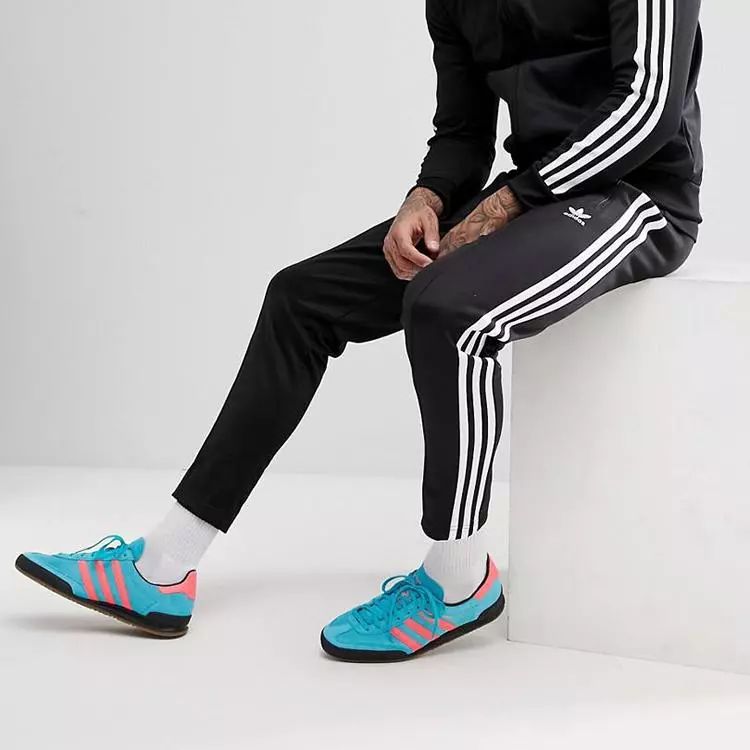 aj4涂鸦白蓝,aj4涂鸦联名灰麂皮