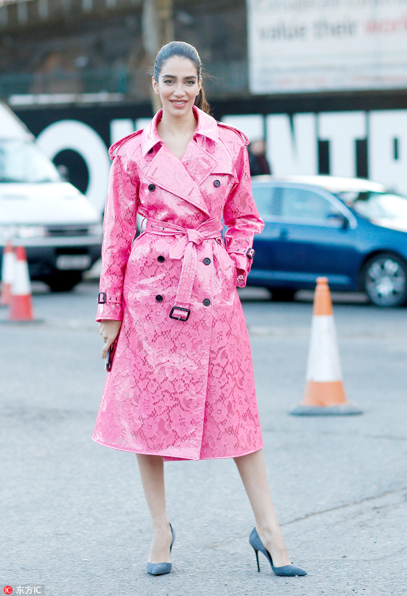 穿那么厚也能做行走的发光体？你的漆皮够亮么！