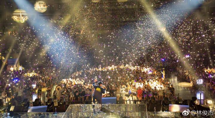 林俊杰唱哭张靓颖,林俊杰把自己唱哭的那首歌是什么