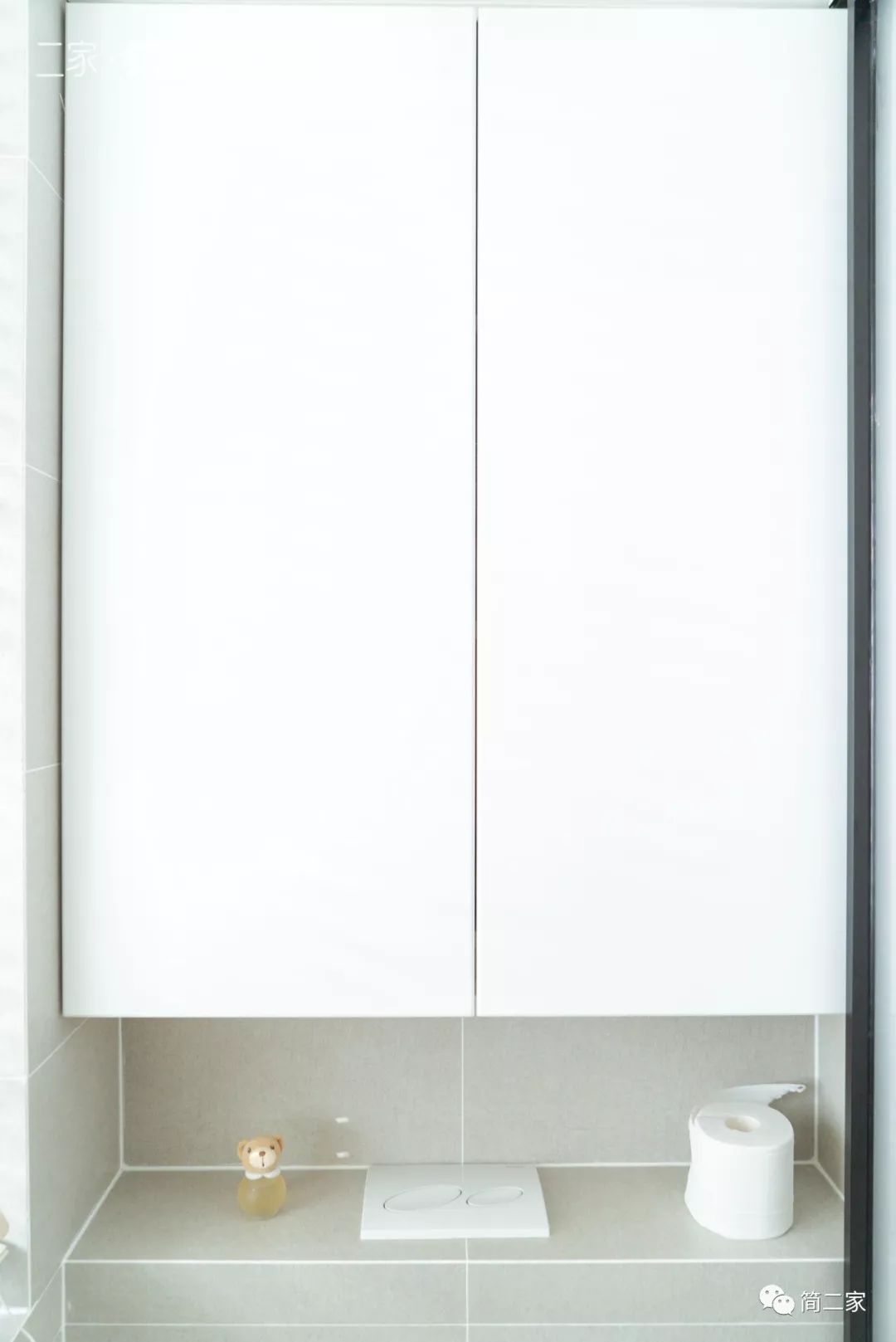 我们只在卫生间换了一头门，神奇的事情……发生了