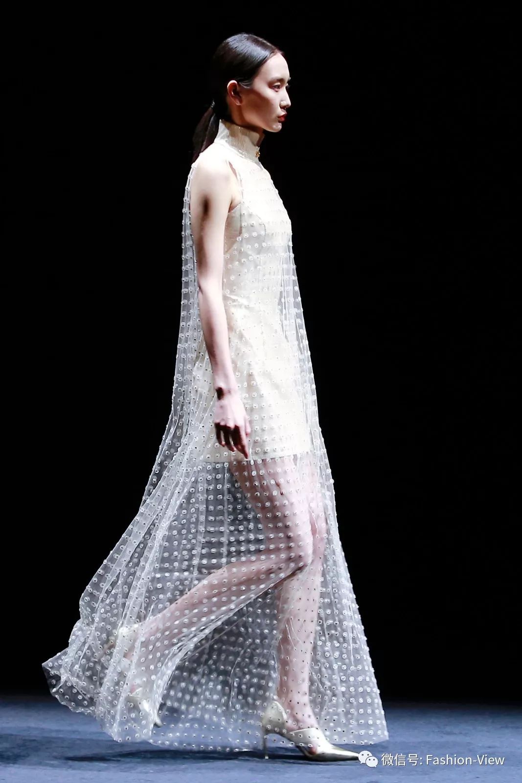 耳畔余音绕是什么意思,恩派雅羊绒衫女