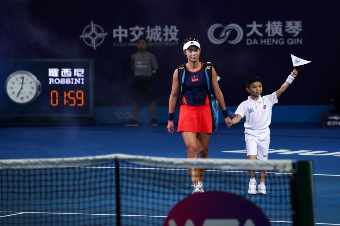 花絮｜大横琴企业日：甜美王蔷与小朋友们“切磋”球技