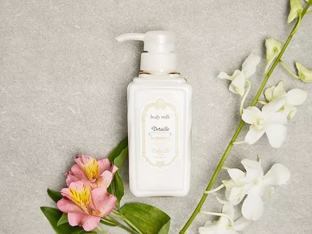 拼团丨日本贵妇牌身体乳，抹完身体香香的、滑滑的